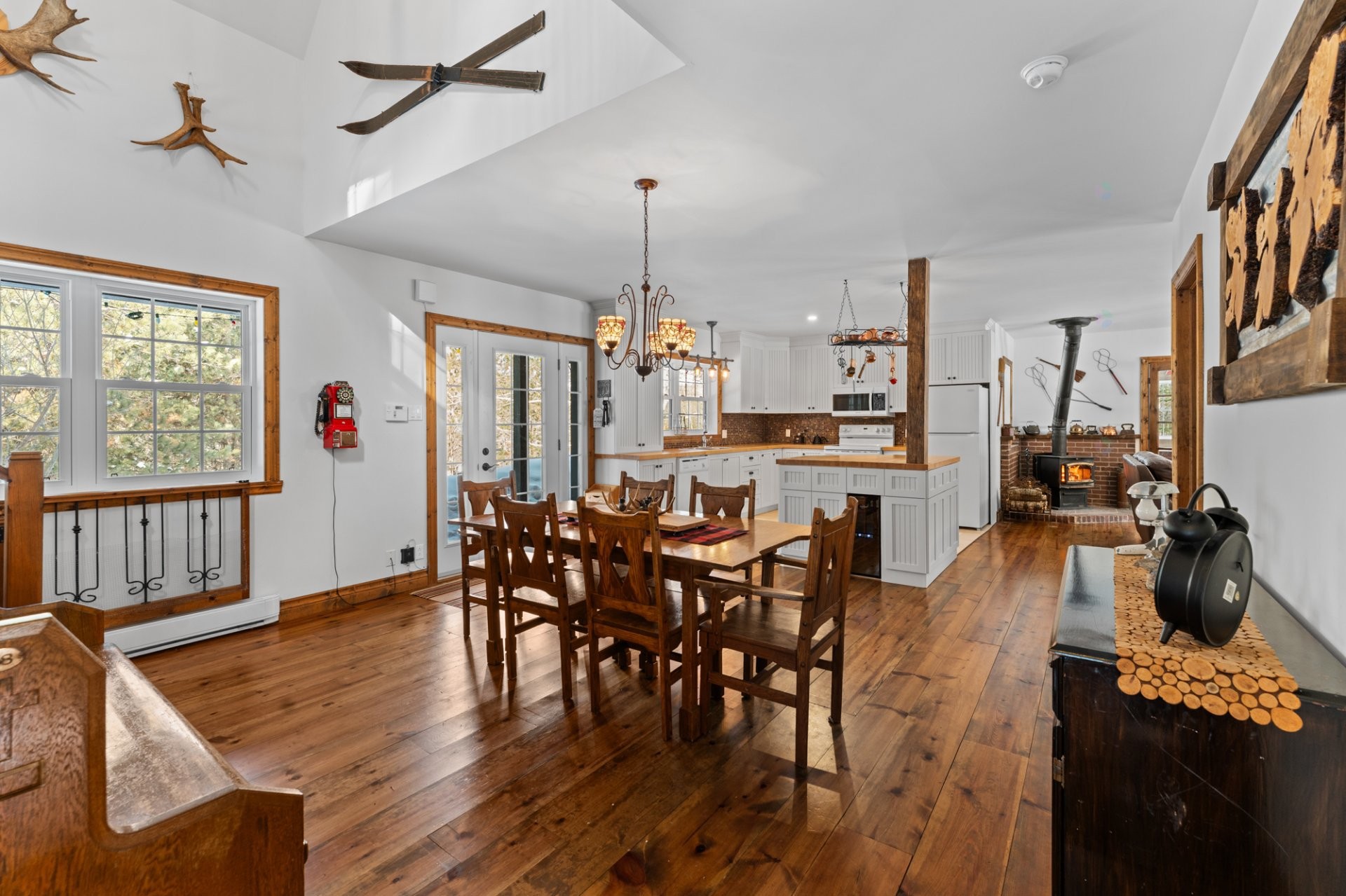 









1193


Ch. du Lac-Deligny O.

,
Mandeville,




QC
J0K1L0

