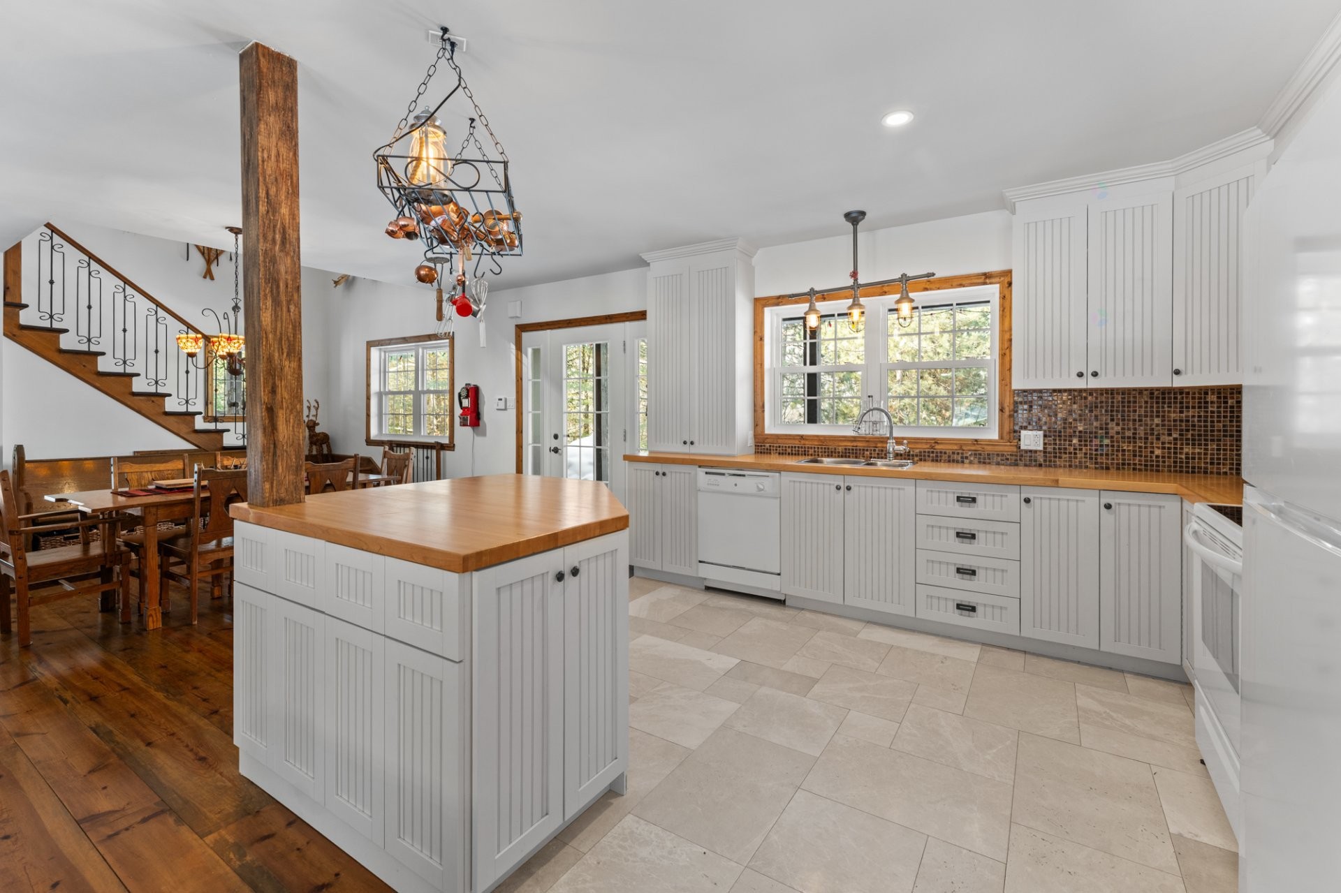 









1193


Ch. du Lac-Deligny O.

,
Mandeville,




QC
J0K1L0

