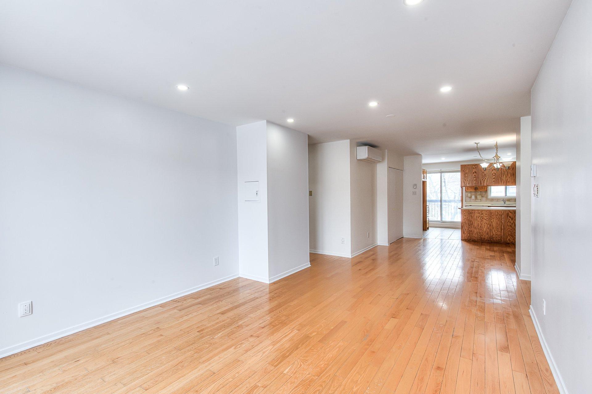 









3045


Rue Pierre-Thomas-Hurteau

, 4,
Longueuil (Saint-Hubert),




QC
J3Y8K6

