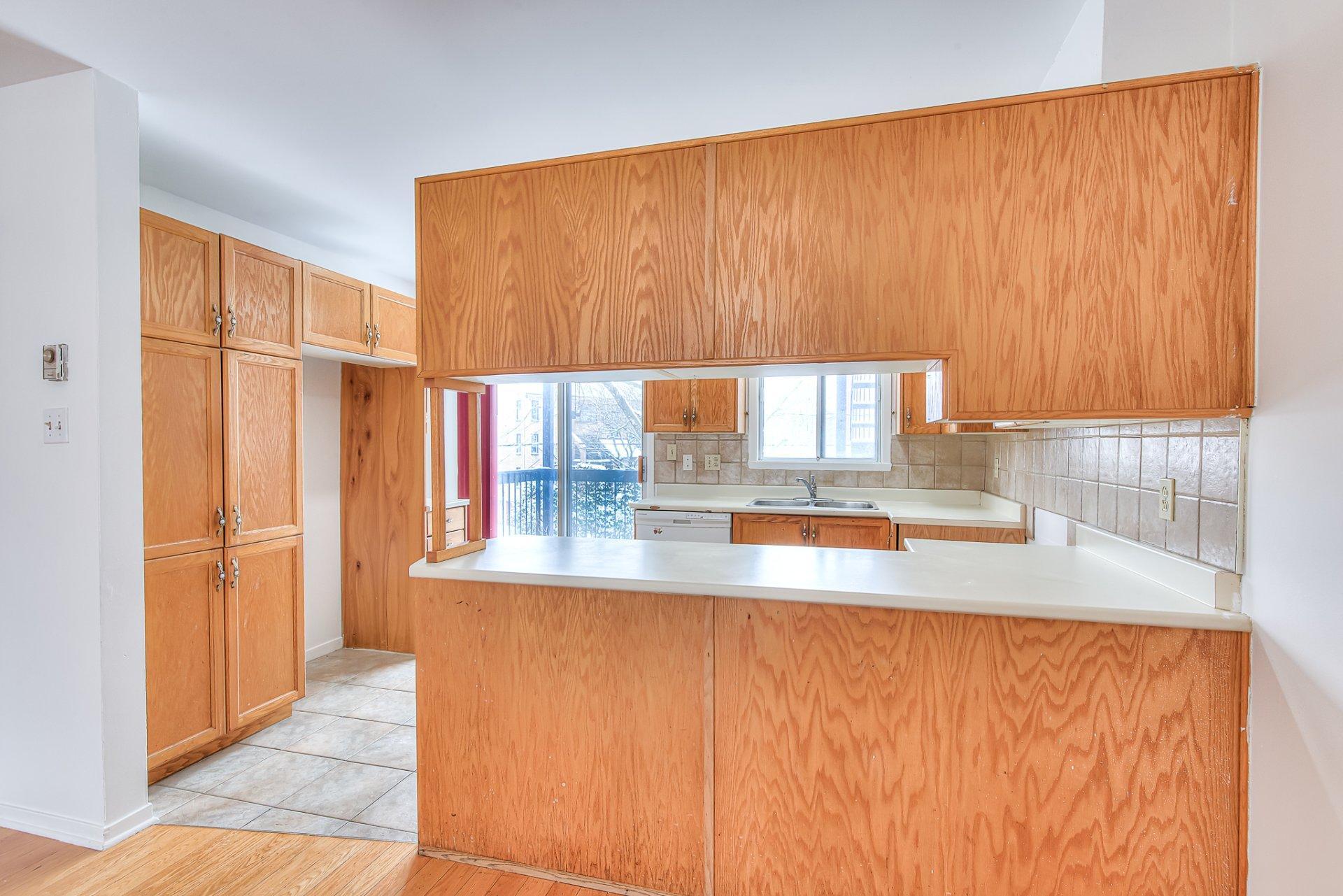 









3045


Rue Pierre-Thomas-Hurteau

, 4,
Longueuil (Saint-Hubert),




QC
J3Y8K6

