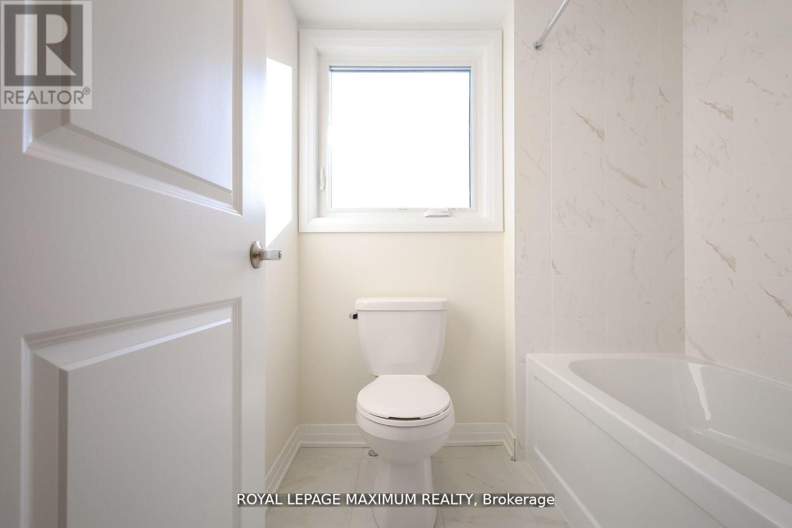 












1 - 11 BAYNES WAY N

,
Bradford West Gwillimbury,




Ontario
L3Z4M1

