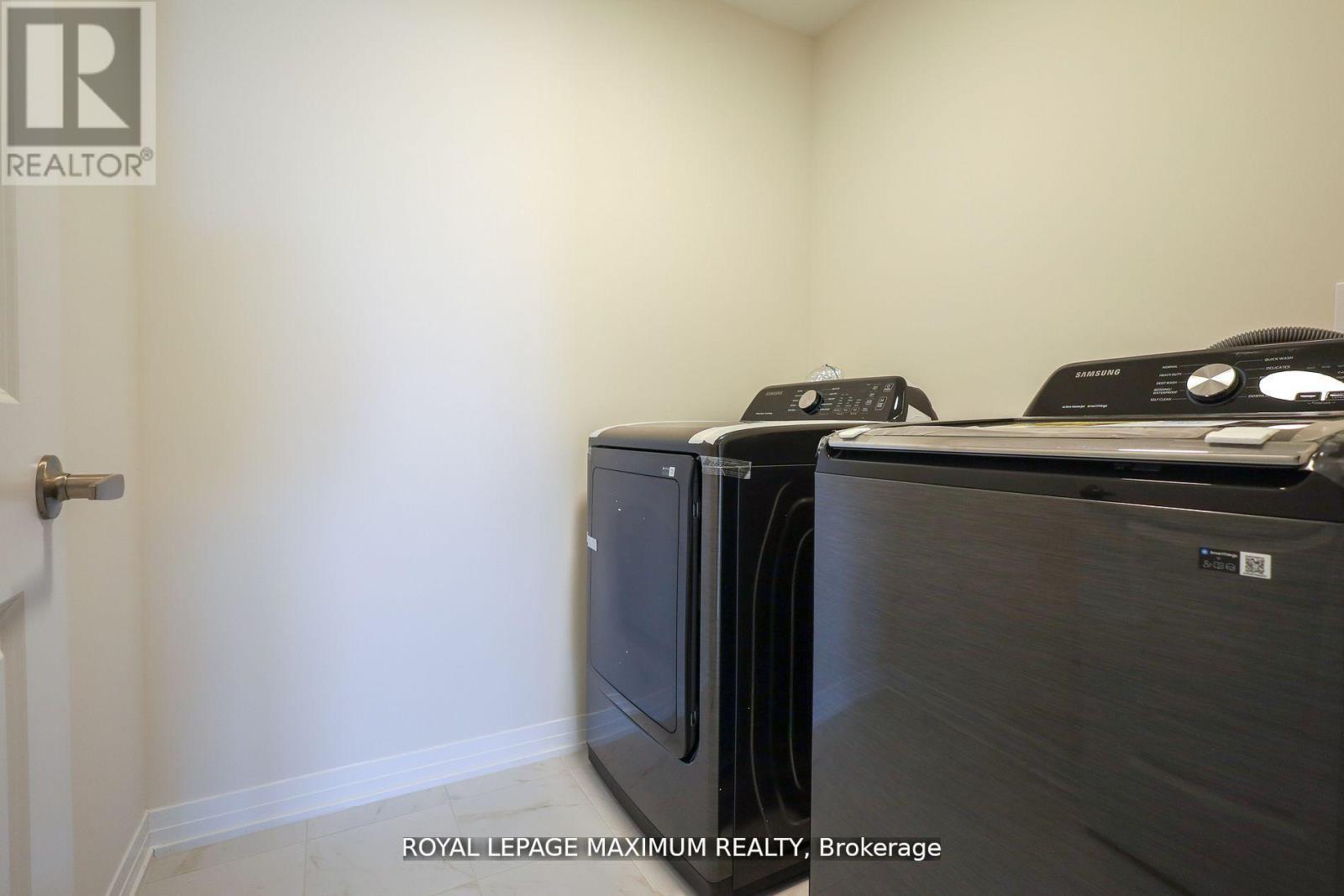 












1 - 11 BAYNES WAY N

,
Bradford West Gwillimbury,




Ontario
L3Z4M1

