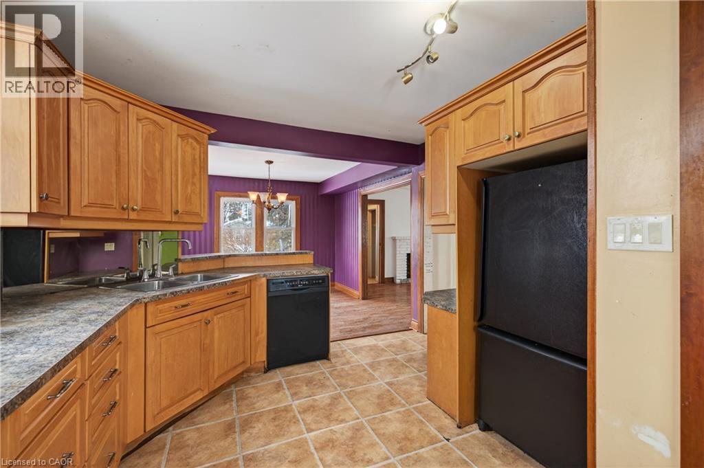 












632 PERCY Street

,
London,




Ontario
N6C2L7

