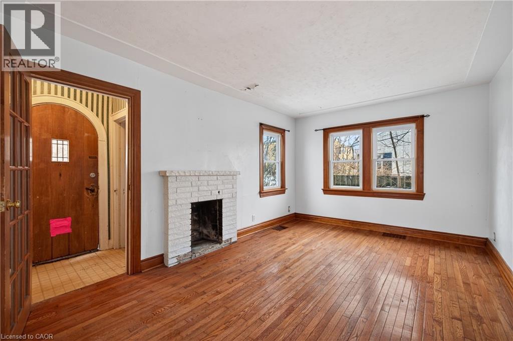 












632 PERCY Street

,
London,




Ontario
N6C2L7

