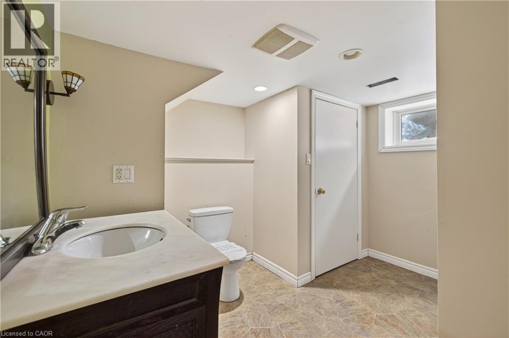 












632 PERCY Street

,
London,




Ontario
N6C2L7

