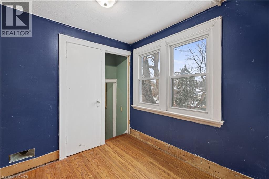 












632 PERCY Street

,
London,




Ontario
N6C2L7

