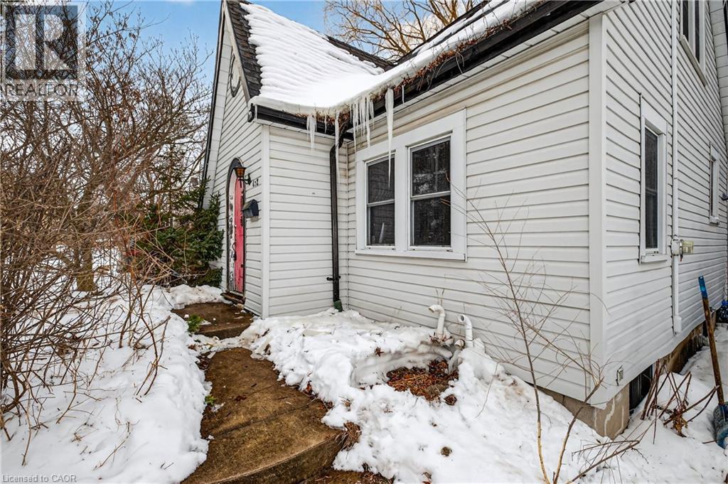 












632 PERCY Street

,
London,




Ontario
N6C2L7

