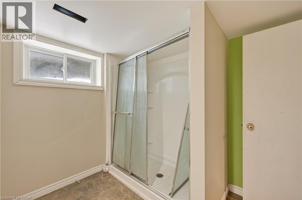 












632 PERCY Street

,
London,




Ontario
N6C2L7

