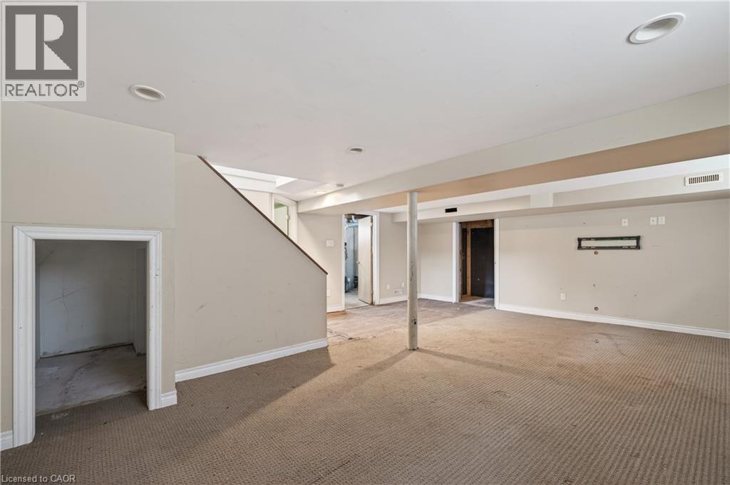 












632 PERCY Street

,
London,




Ontario
N6C2L7

