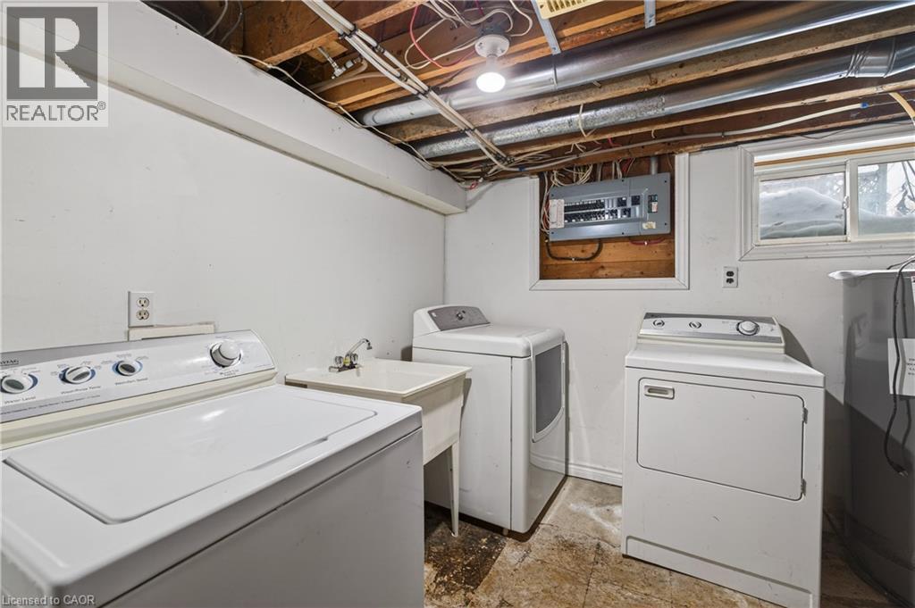 












632 PERCY Street

,
London,




Ontario
N6C2L7

