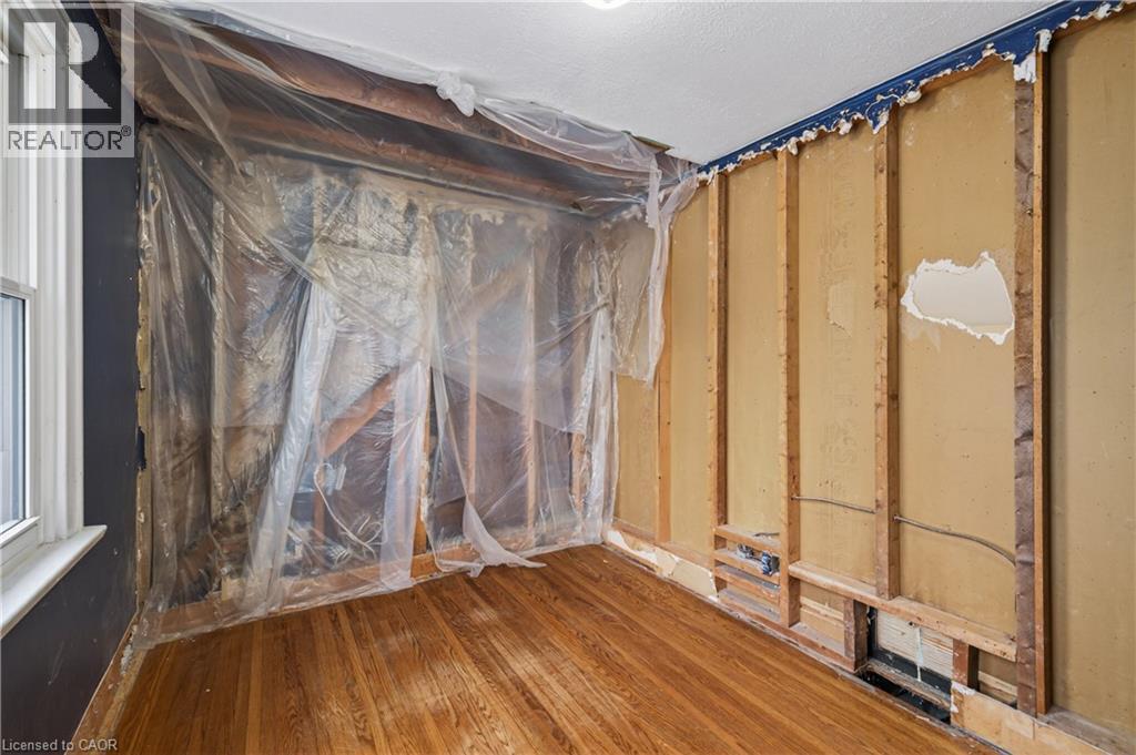 












632 PERCY Street

,
London,




Ontario
N6C2L7

