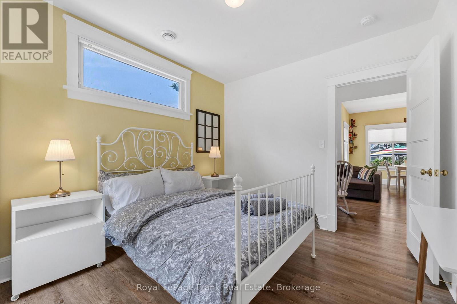 












212 - 23 HOLLOW LANE

,
Prince Edward County,







Ontario
K0K1P0

