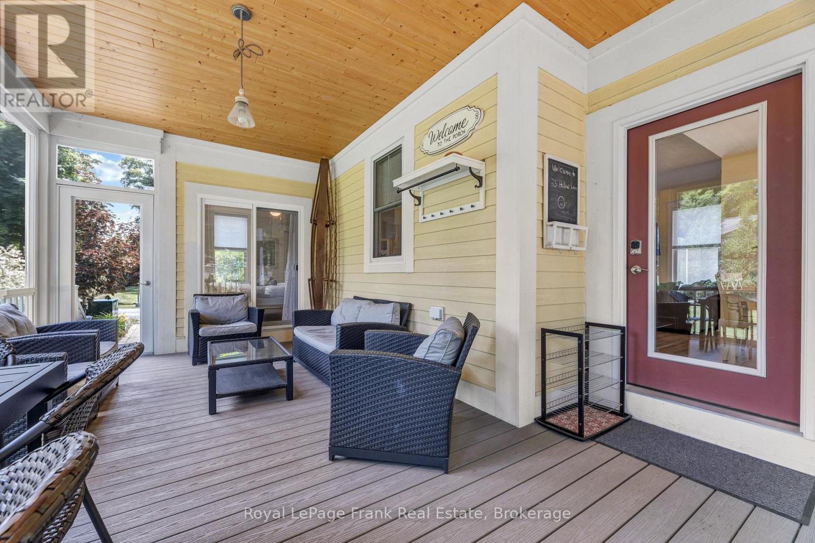 












212 - 23 HOLLOW LANE

,
Prince Edward County,







Ontario
K0K1P0

