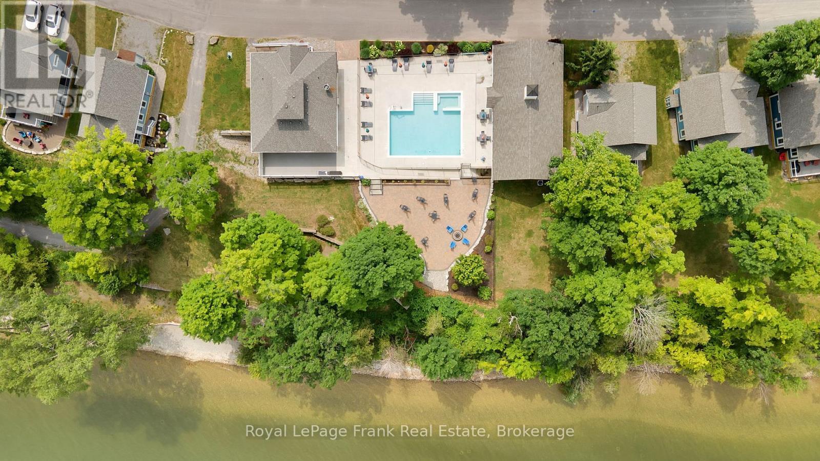 












212 - 23 HOLLOW LANE

,
Prince Edward County,







Ontario
K0K1P0

