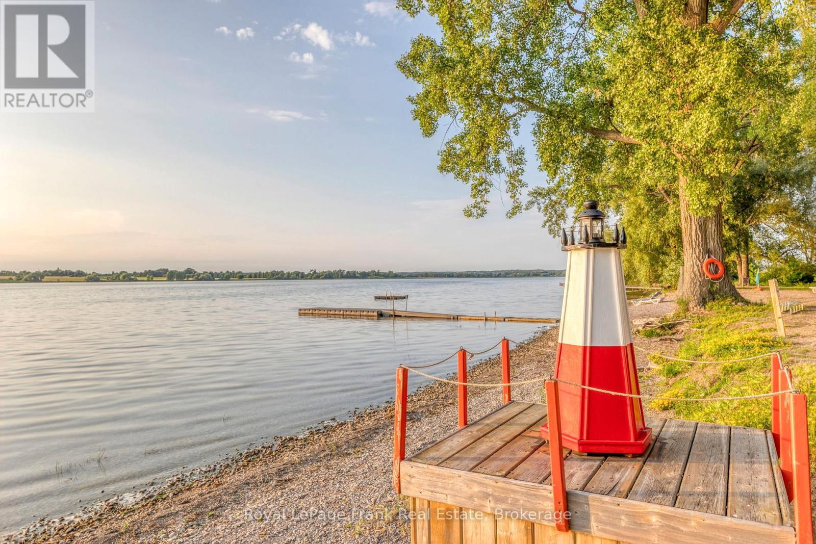 












212 - 23 HOLLOW LANE

,
Prince Edward County,







Ontario
K0K1P0

