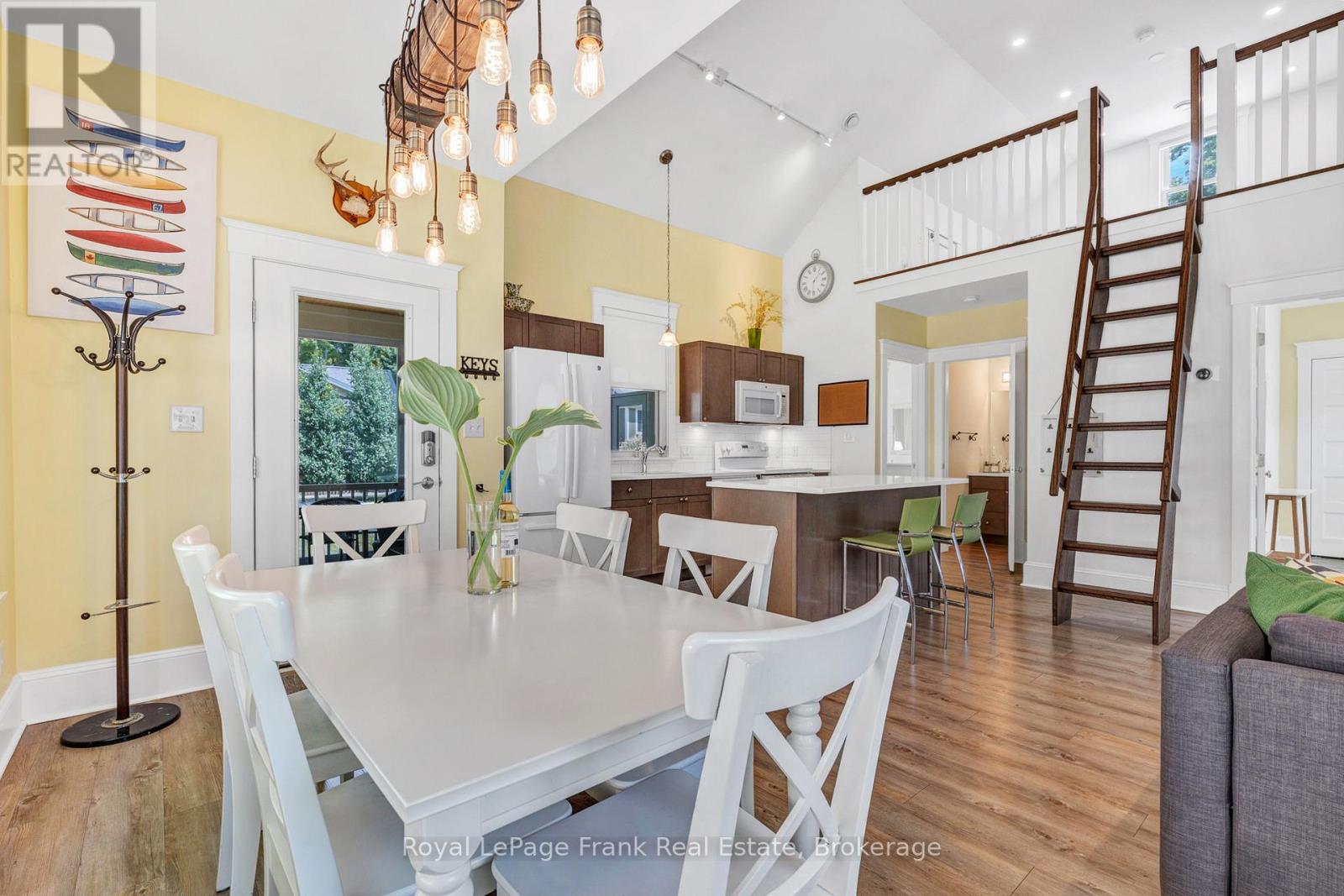 












212 - 23 HOLLOW LANE

,
Prince Edward County,







Ontario
K0K1P0

