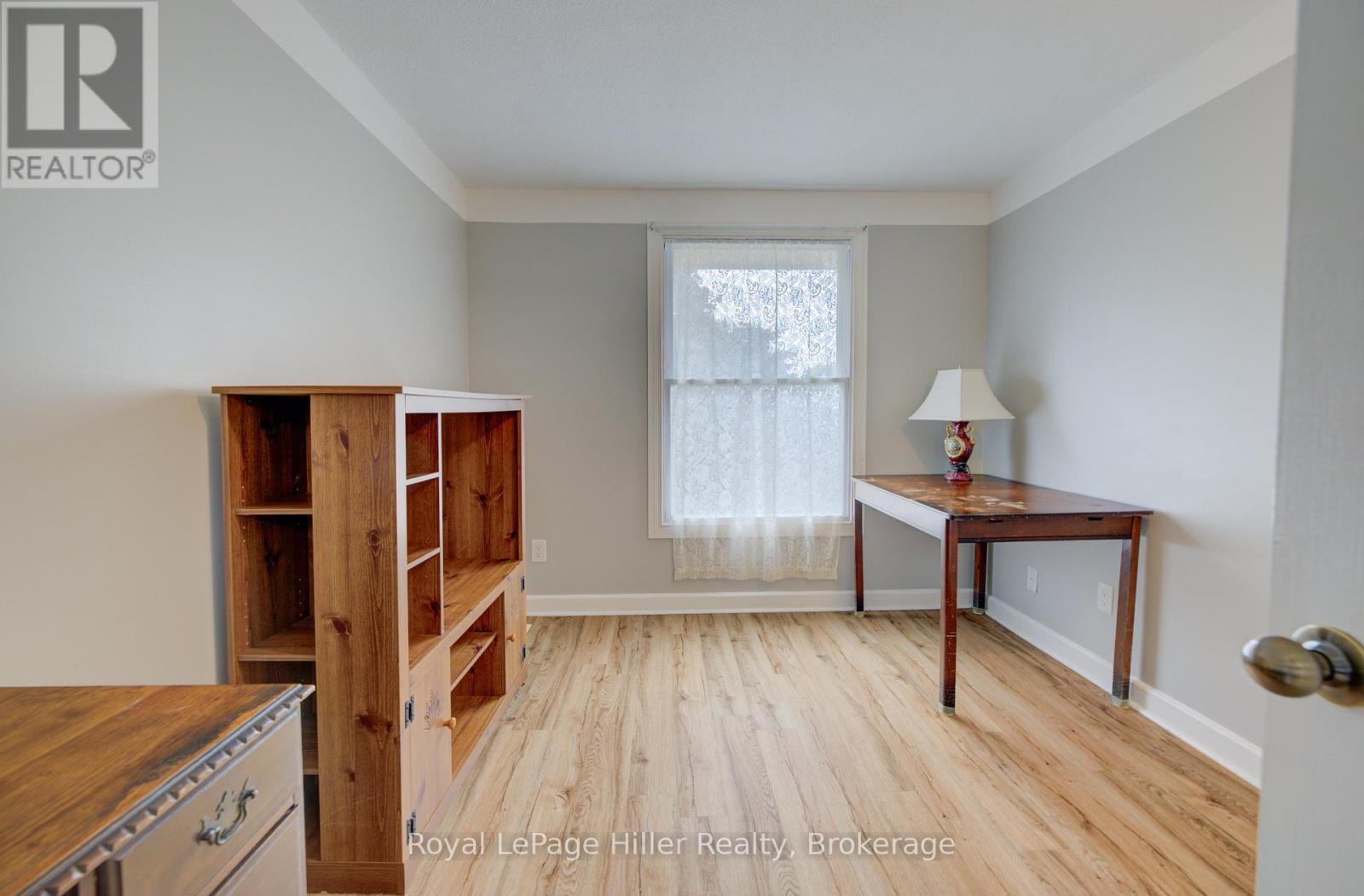 












56 CREHAN CRESCENT

,
Stratford,




Ontario
N4Z1B7

