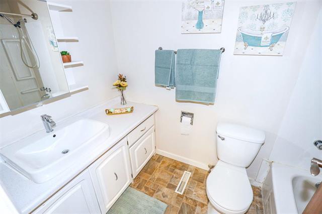 









1720


Taylor

AVE, 12,
Winnipeg,




MB
R3N 0N8

