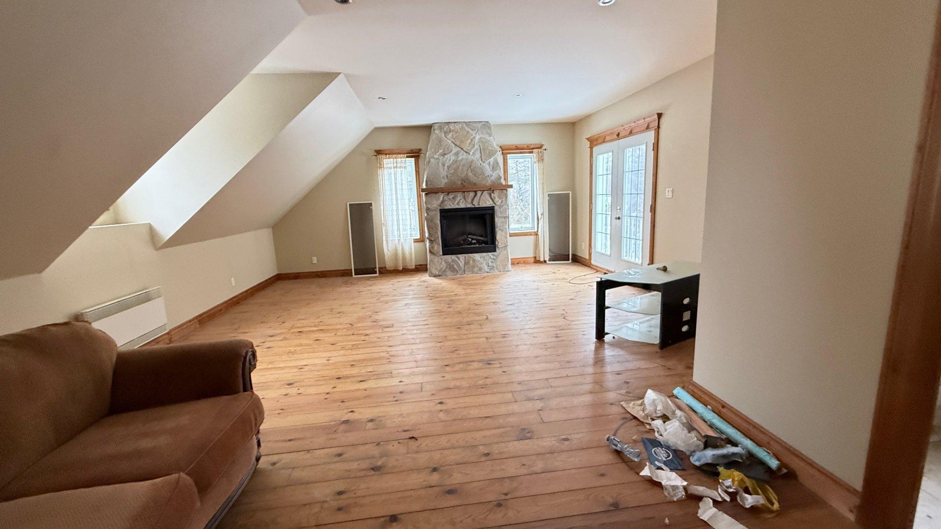 









60


Rue Maréchal-Ferrant

,
Saint-Calixte,




QC
J0K1Z0

