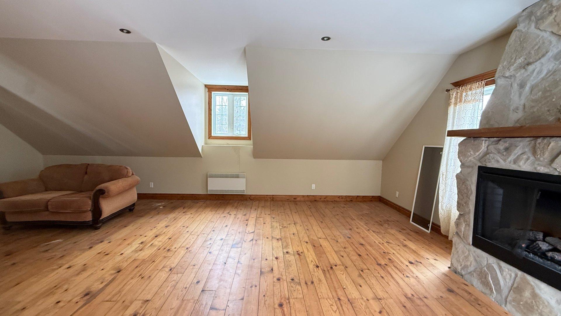 









60


Rue Maréchal-Ferrant

,
Saint-Calixte,




QC
J0K1Z0

