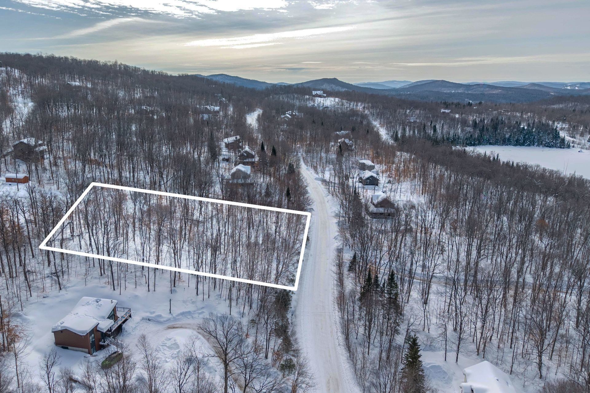 












Ch. du Refuge

,
Lac-Supérieur,







QC
J0T1P0

