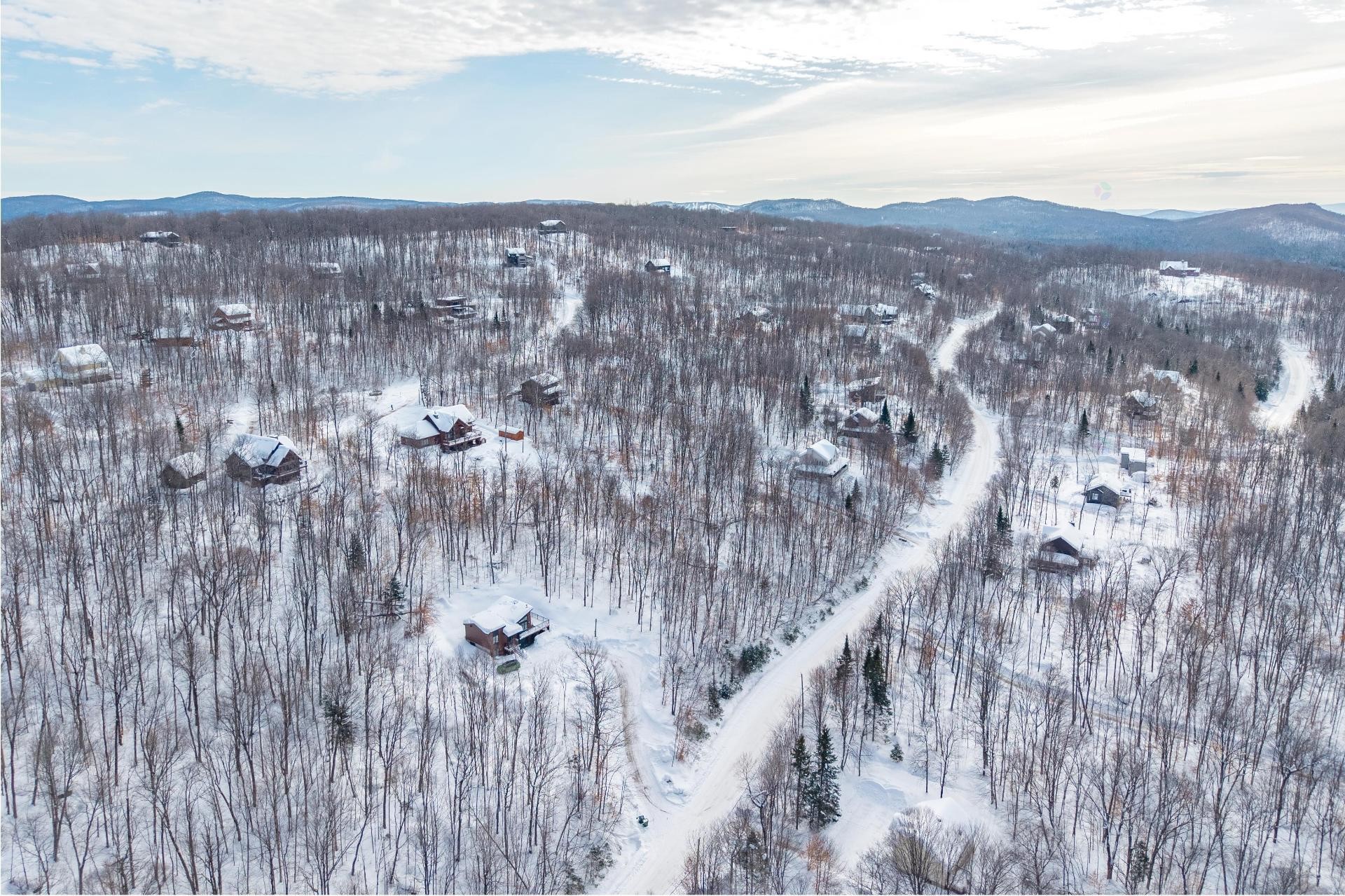 












Ch. du Refuge

,
Lac-Supérieur,







QC
J0T1P0

