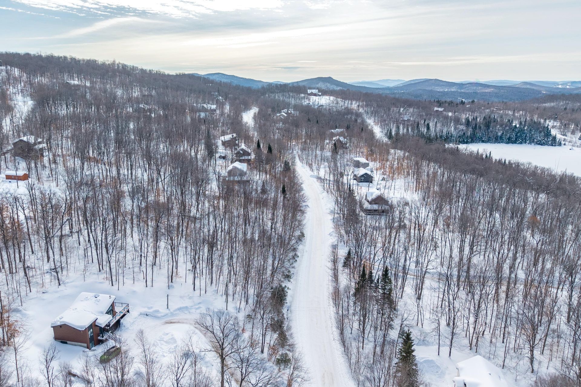 












Ch. du Refuge

,
Lac-Supérieur,







QC
J0T1P0

