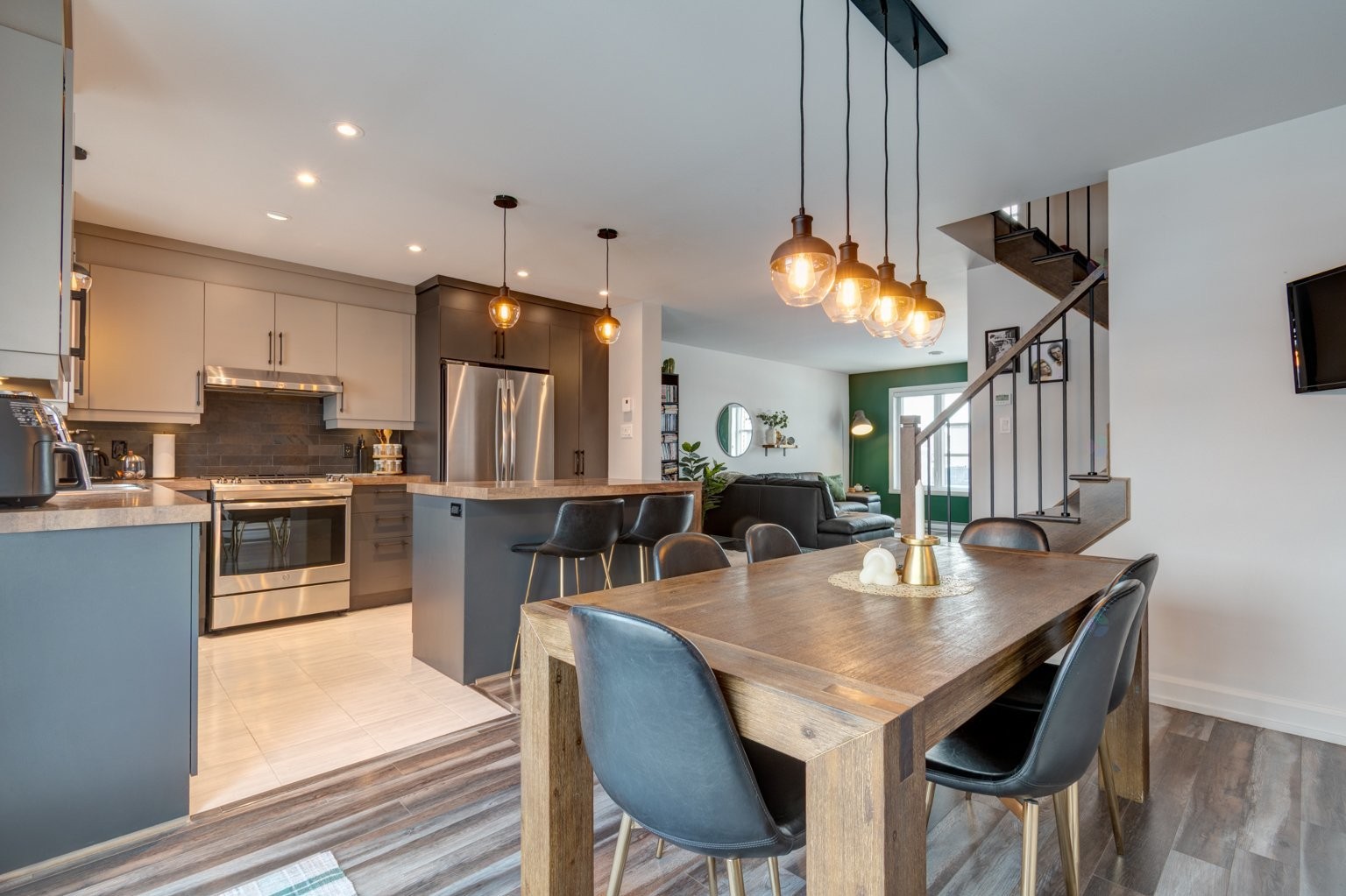 









820


Rue Ste-Marie

,
Saint-Roch-de-Richelieu,




QC
J0L2M0

