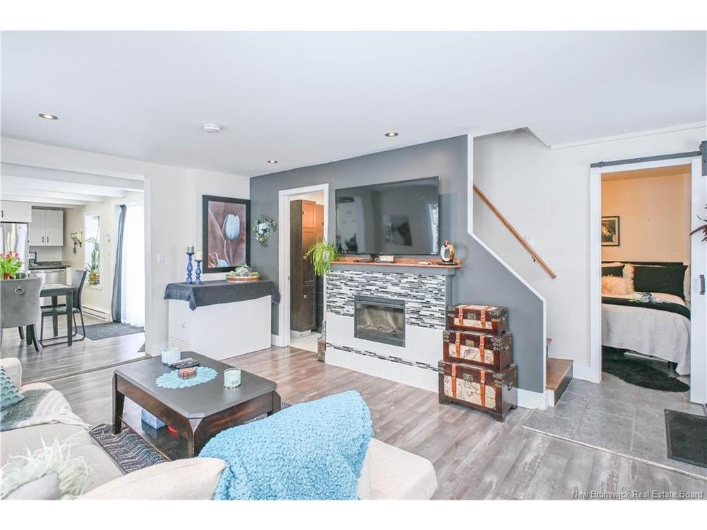 









927


Paquetville

RD,
Bas-Paquetville,




NB
E8R 1E7

