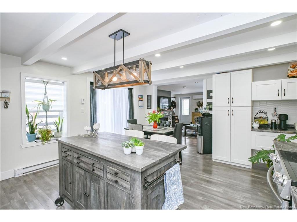 









927


Paquetville

RD,
Bas-Paquetville,




NB
E8R 1E7

