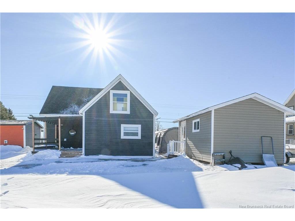 









927


Paquetville

RD,
Bas-Paquetville,




NB
E8R 1E7

