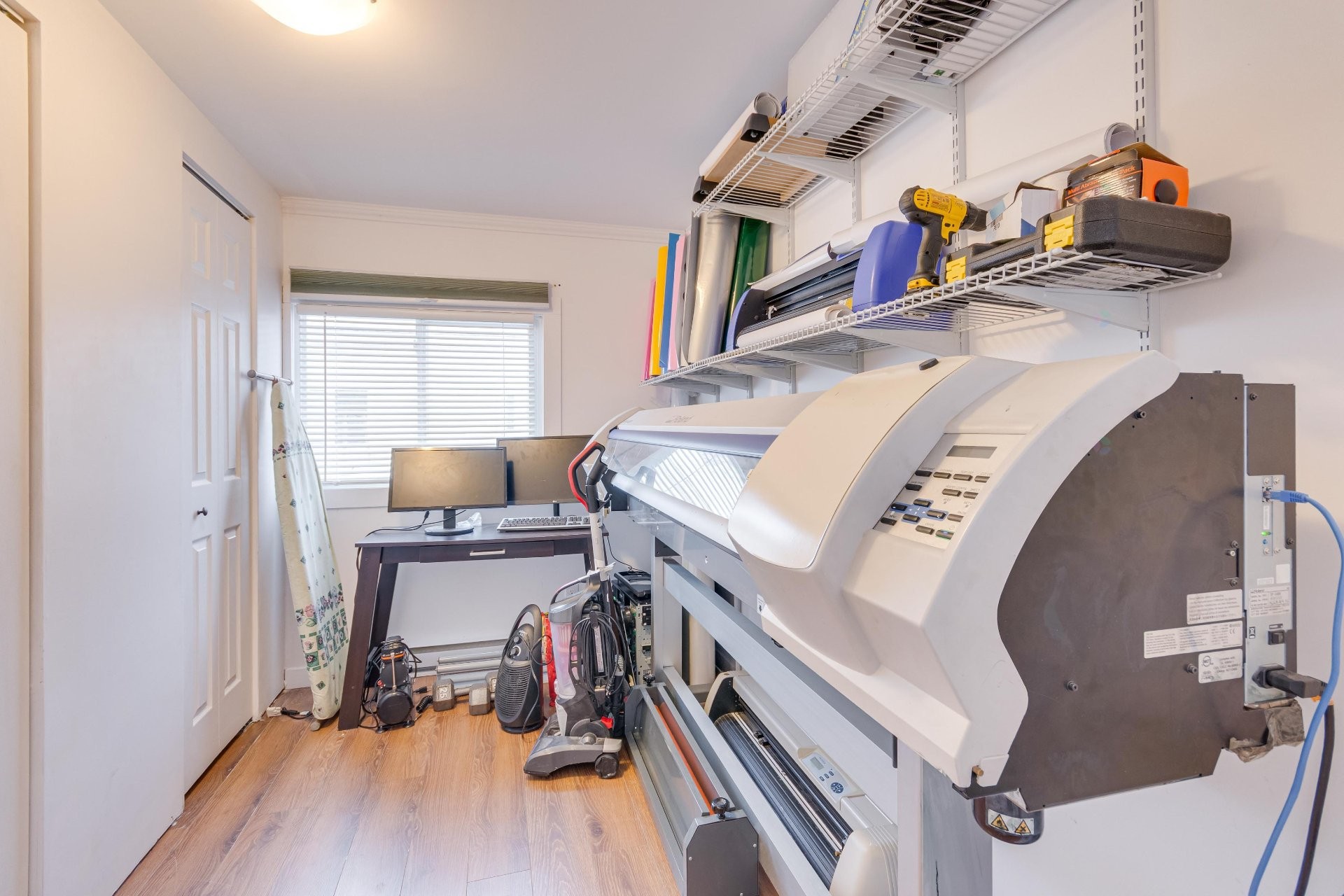 









27


7e Avenue O.

,
Gatineau (Gatineau),




QC
J8T6J4

