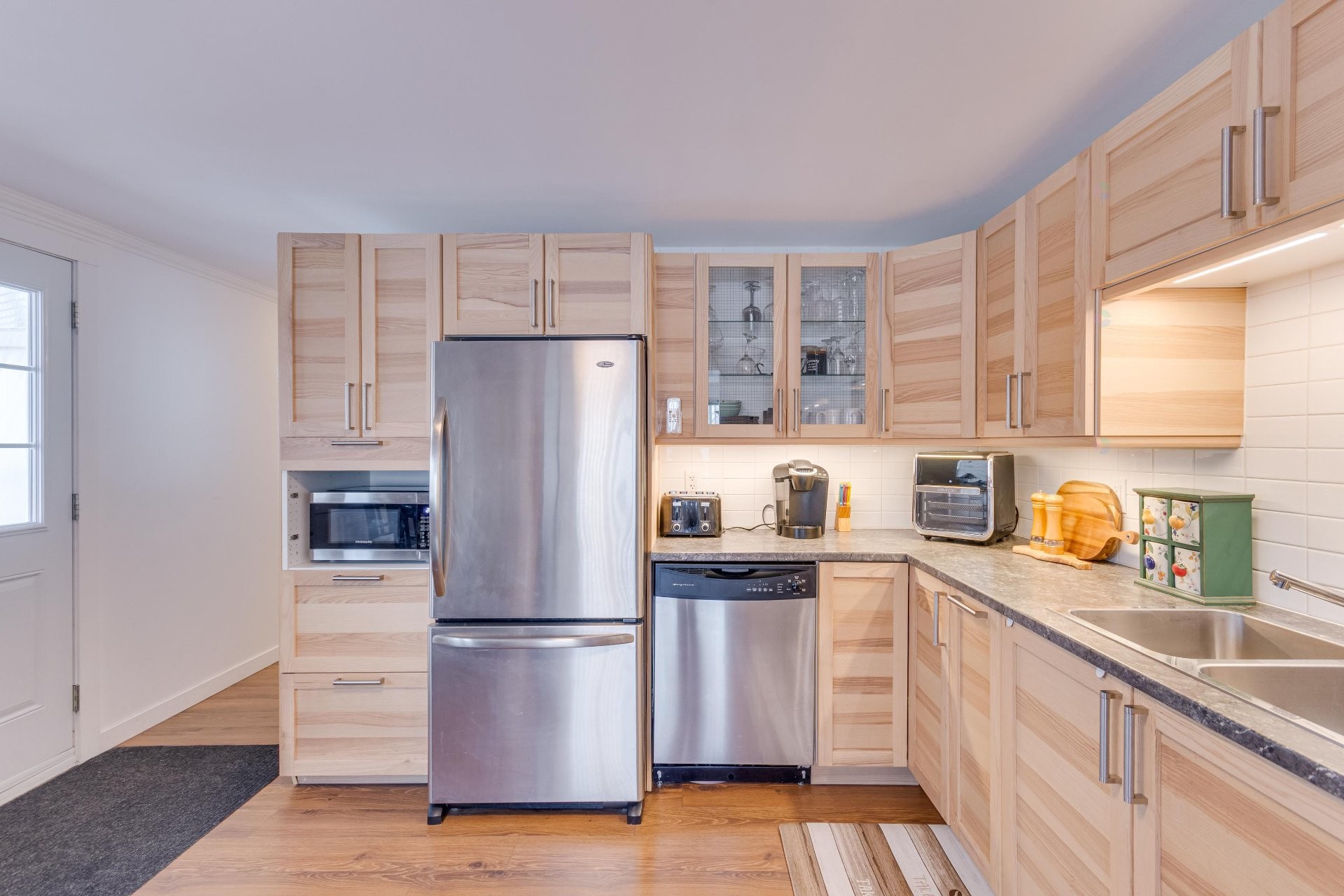 









27


7e Avenue O.

,
Gatineau (Gatineau),




QC
J8T6J4

