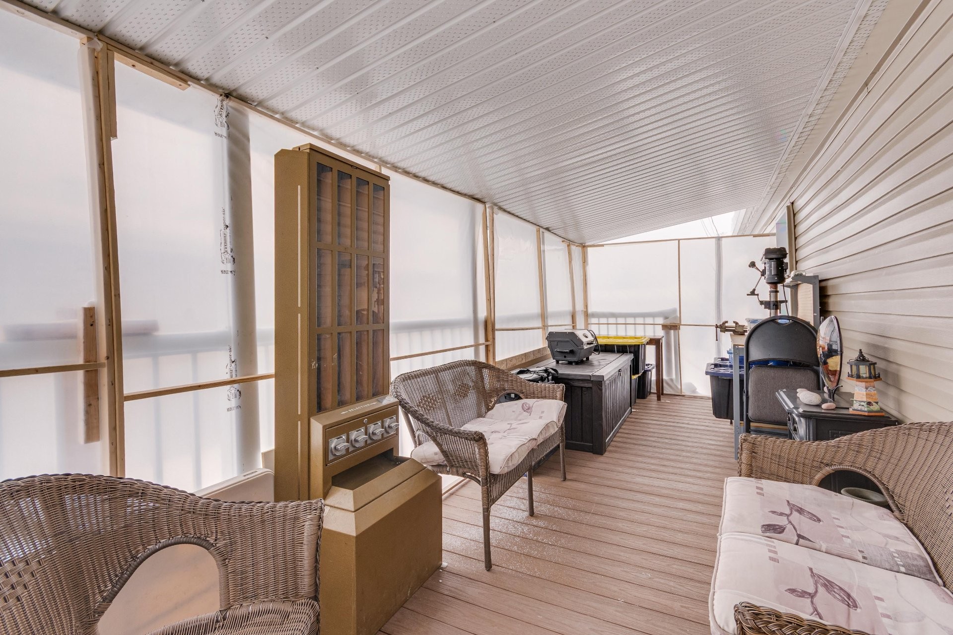 









27


7e Avenue O.

,
Gatineau (Gatineau),




QC
J8T6J4

