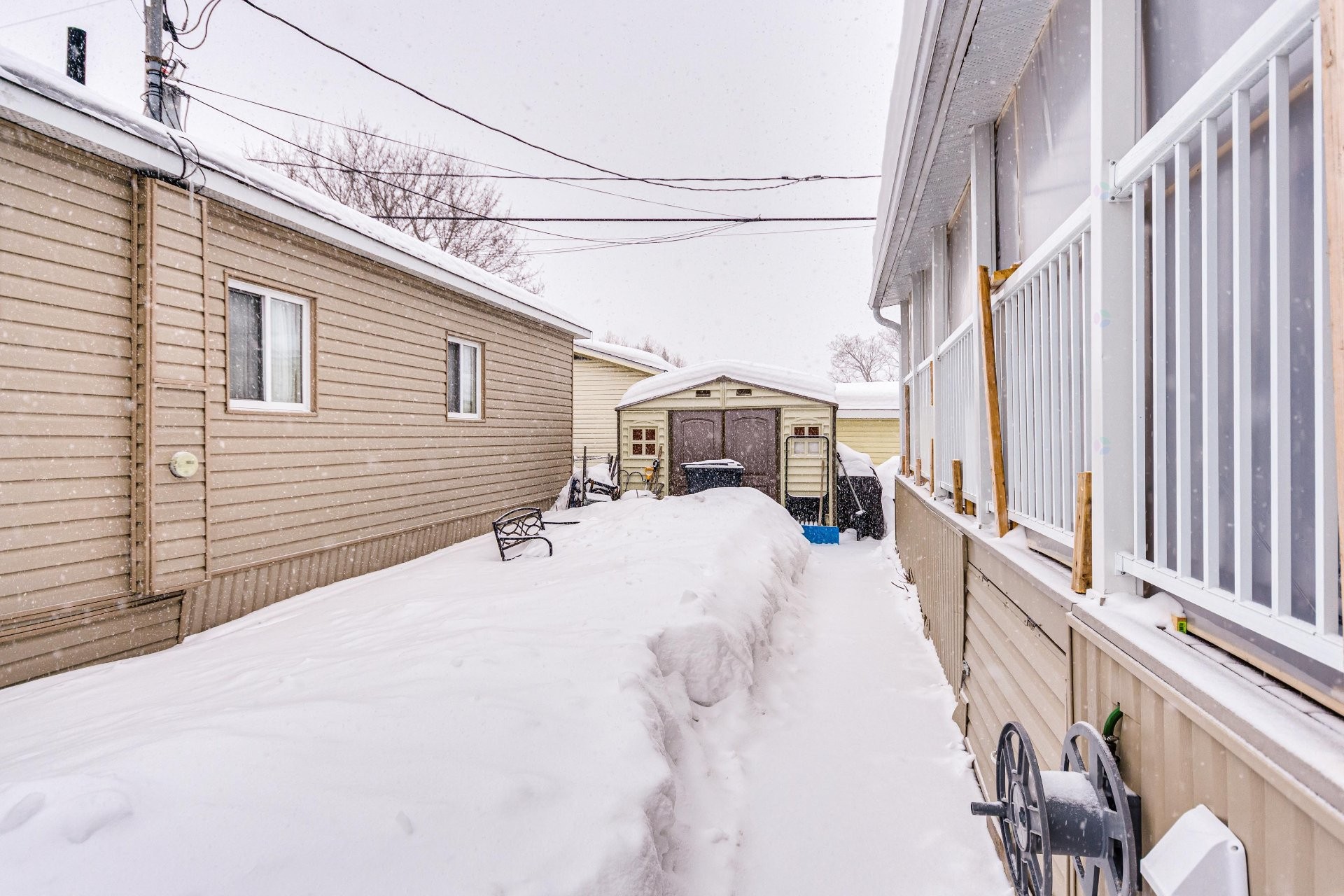 









27


7e Avenue O.

,
Gatineau (Gatineau),




QC
J8T6J4

