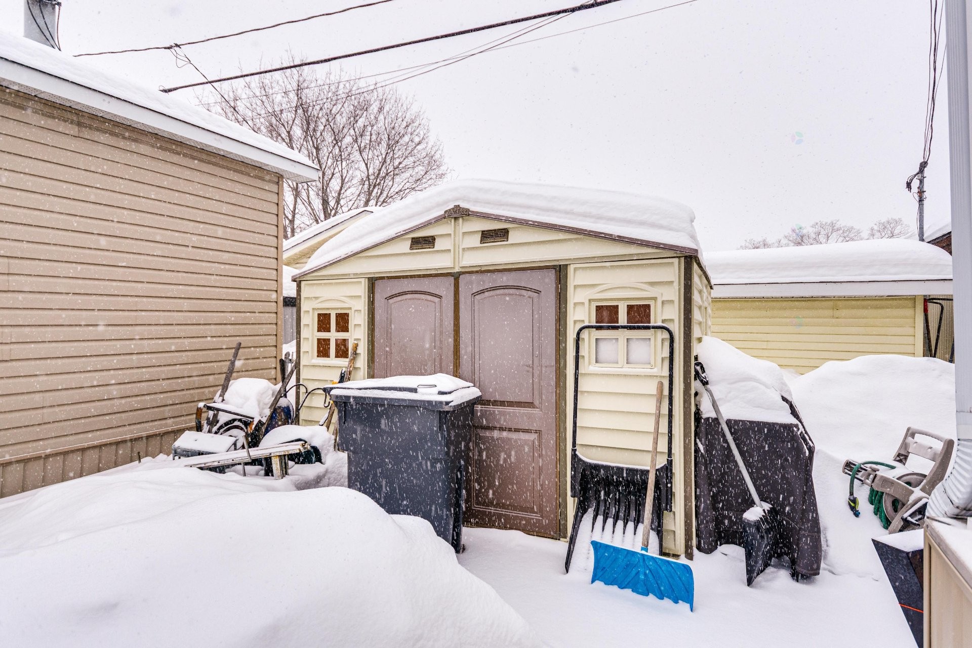 









27


7e Avenue O.

,
Gatineau (Gatineau),




QC
J8T6J4

