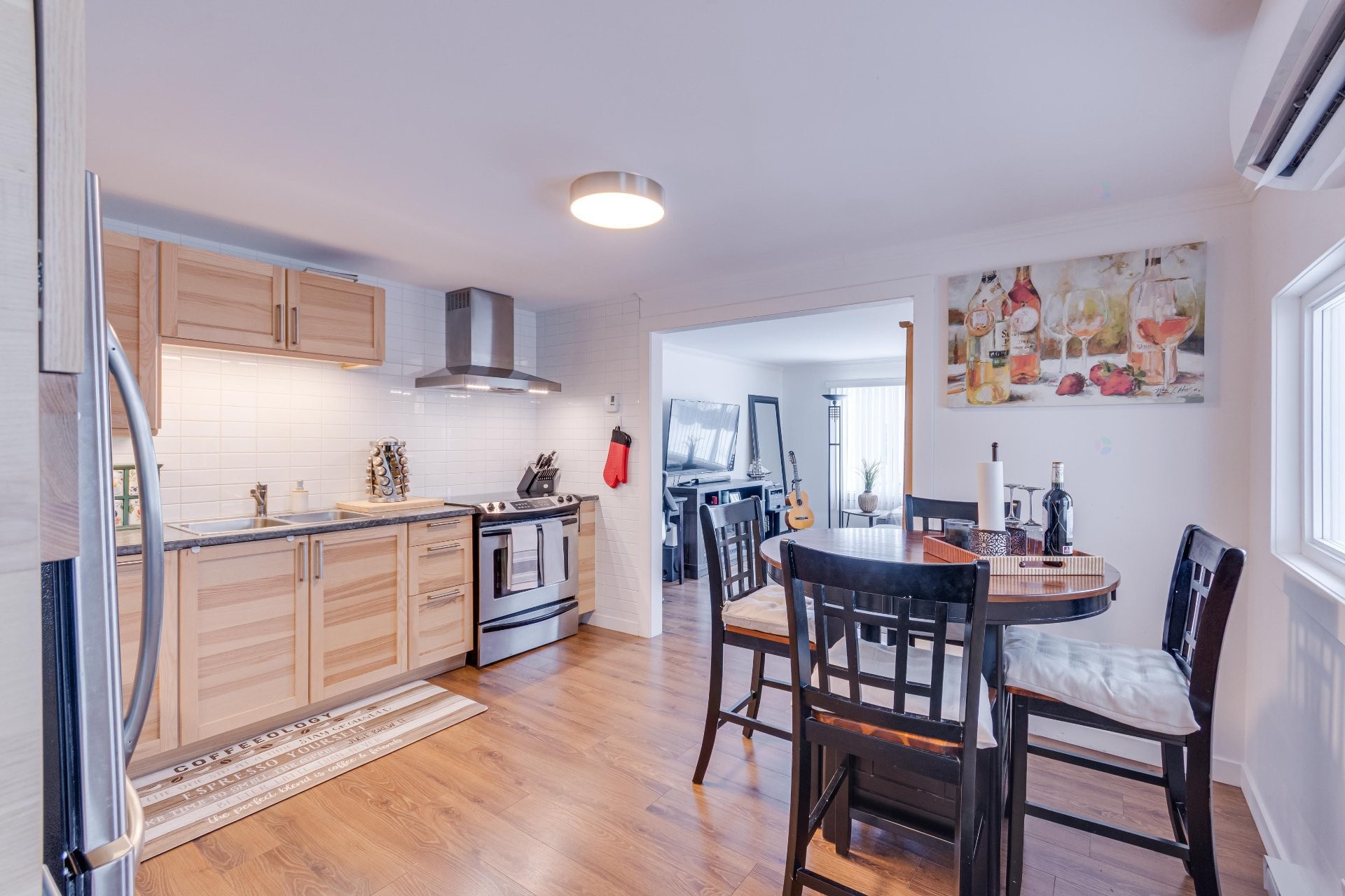 









27


7e Avenue O.

,
Gatineau (Gatineau),




QC
J8T6J4

