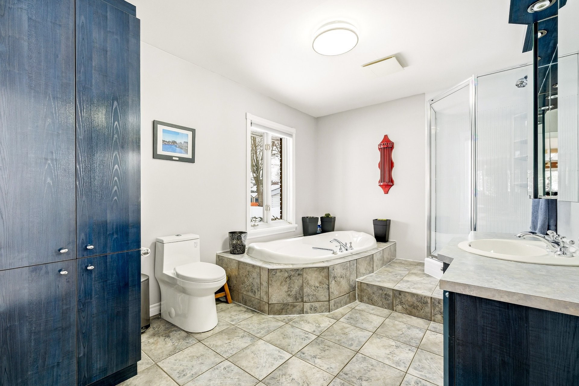 









942


Av. De Salaberry

,
Chambly,




QC
J3L1R4

