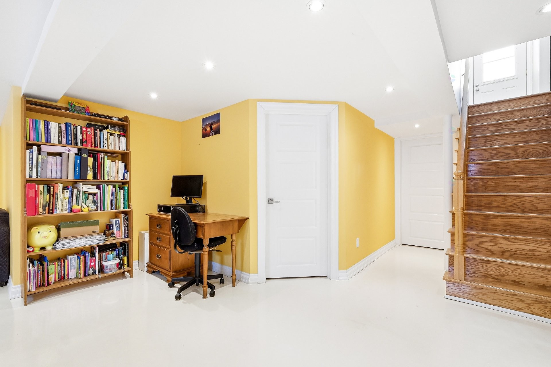 









942


Av. De Salaberry

,
Chambly,




QC
J3L1R4

