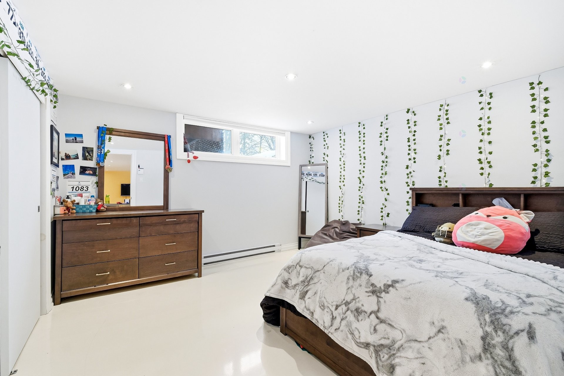 









942


Av. De Salaberry

,
Chambly,




QC
J3L1R4

