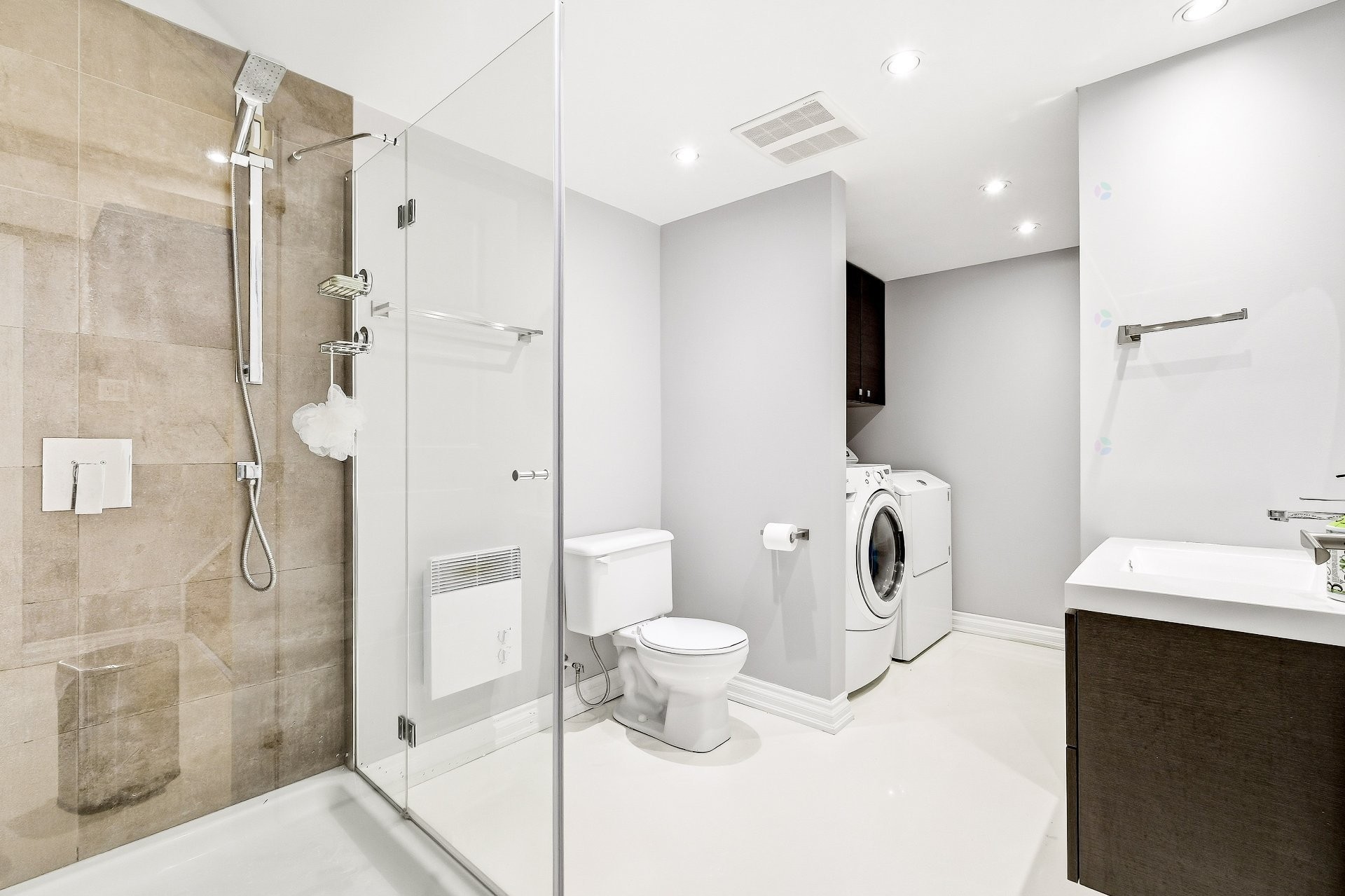 









942


Av. De Salaberry

,
Chambly,




QC
J3L1R4

