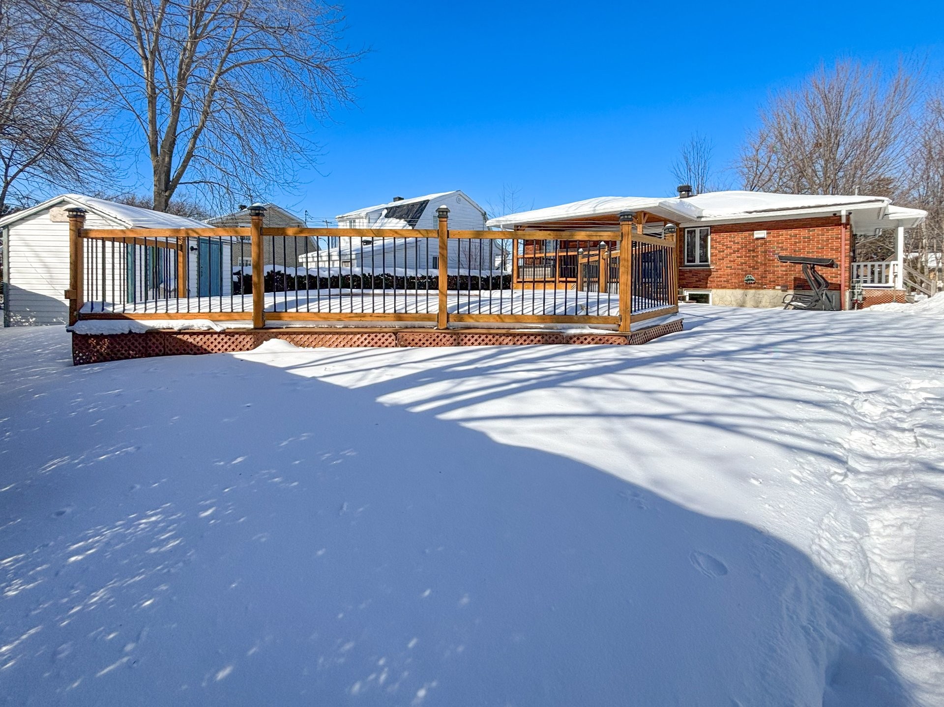 









942


Av. De Salaberry

,
Chambly,




QC
J3L1R4

