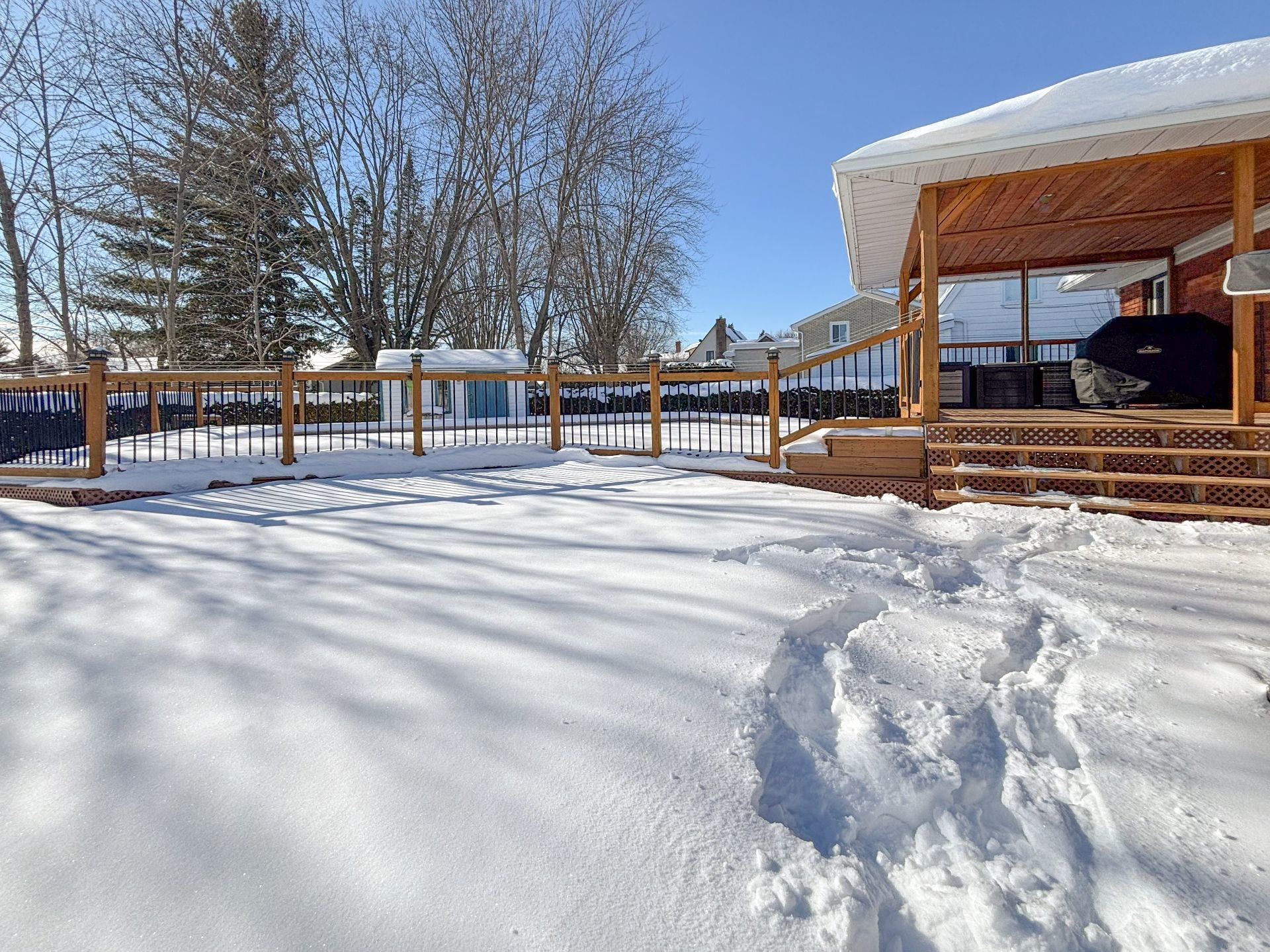 









942


Av. De Salaberry

,
Chambly,




QC
J3L1R4

