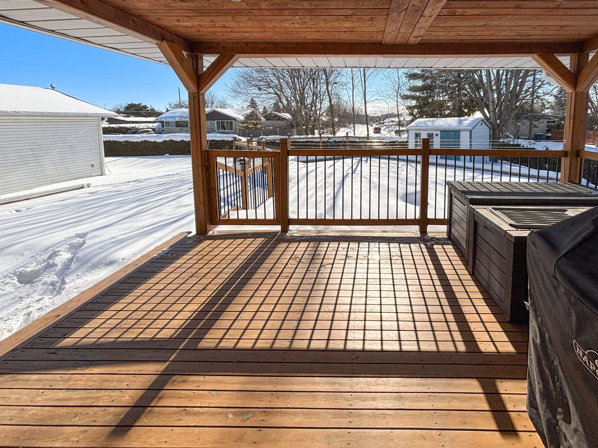 









942


Av. De Salaberry

,
Chambly,




QC
J3L1R4

