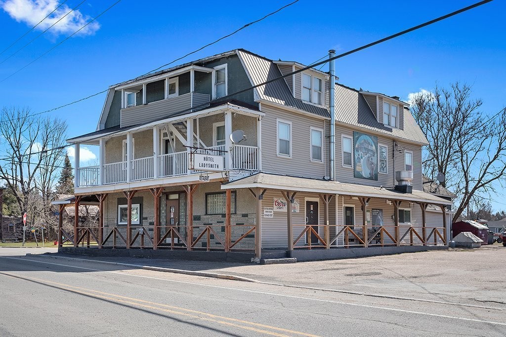 









2144


Route 303

,
Thorne,




QC
J0X2A0

