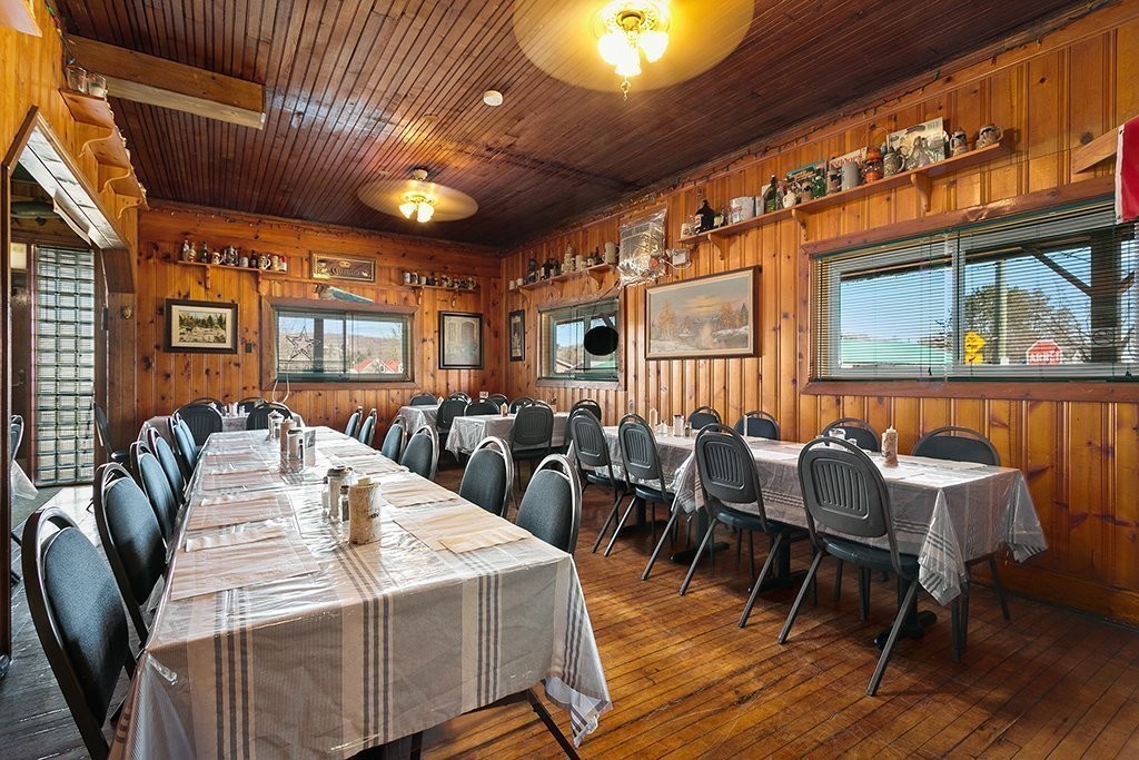 









2144


Route 303

,
Thorne,




QC
J0X2A0

