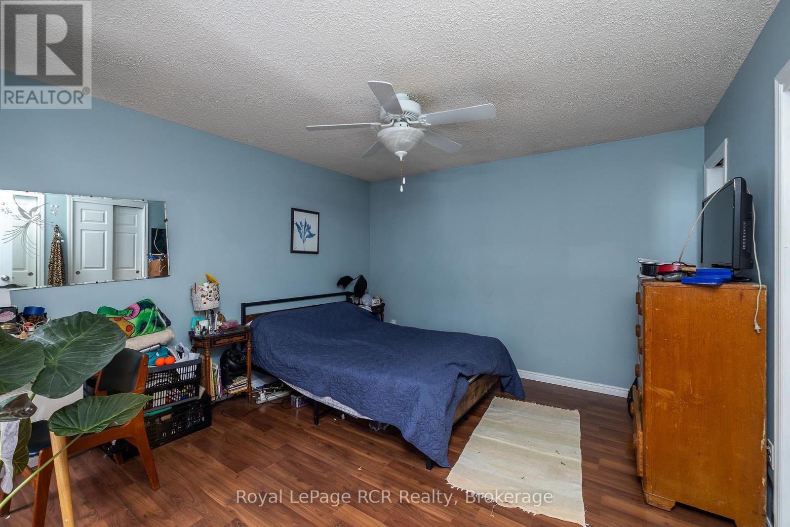 












837 7TH AVENUE

,
Hanover,




Ontario
N4N2K3

