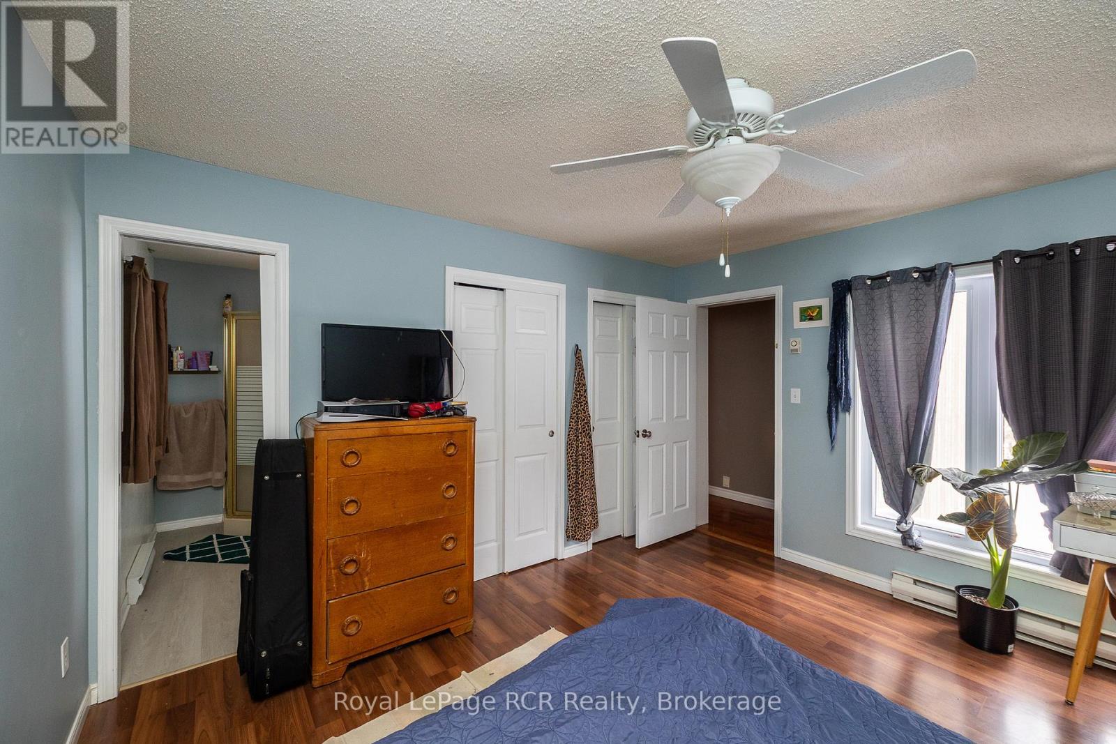 












837 7TH AVENUE

,
Hanover,




Ontario
N4N2K3

