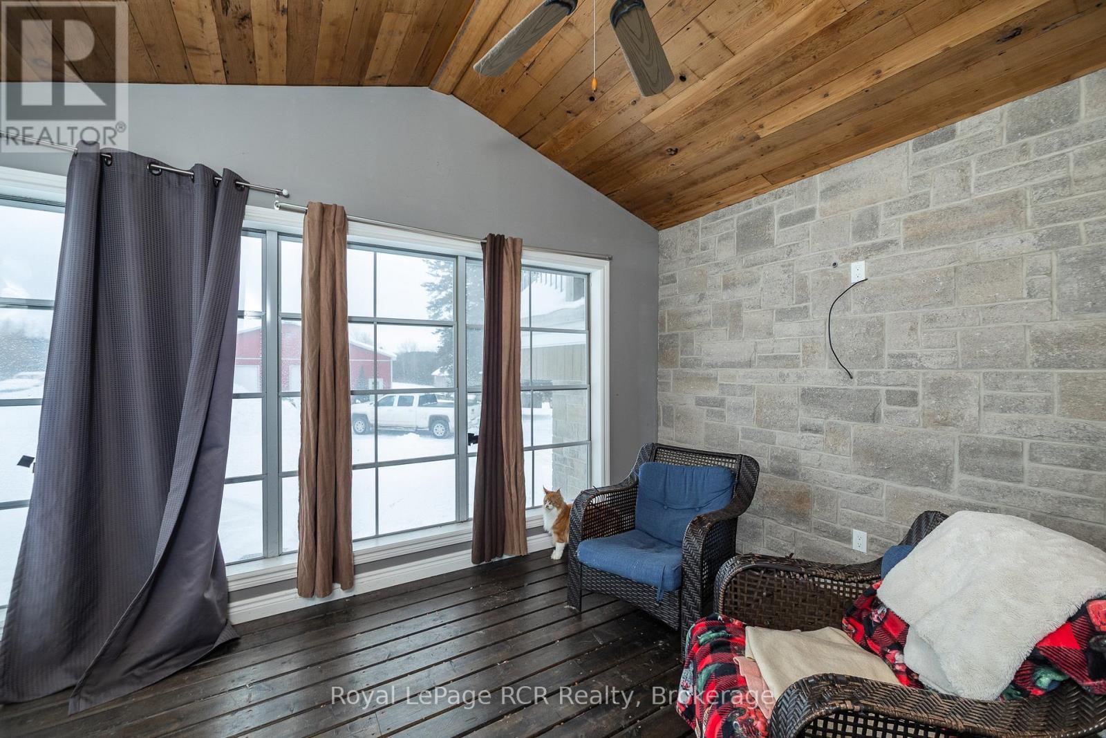 












837 7TH AVENUE

,
Hanover,




Ontario
N4N2K3

