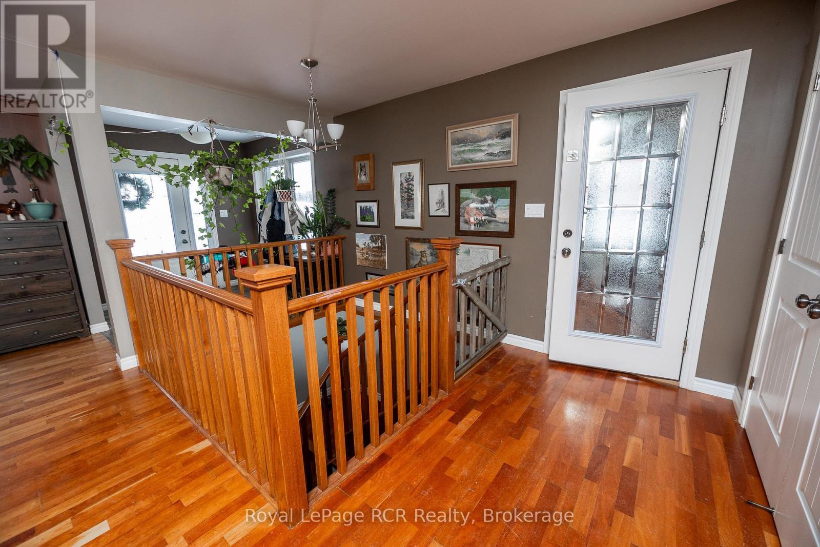 












837 7TH AVENUE

,
Hanover,




Ontario
N4N2K3

